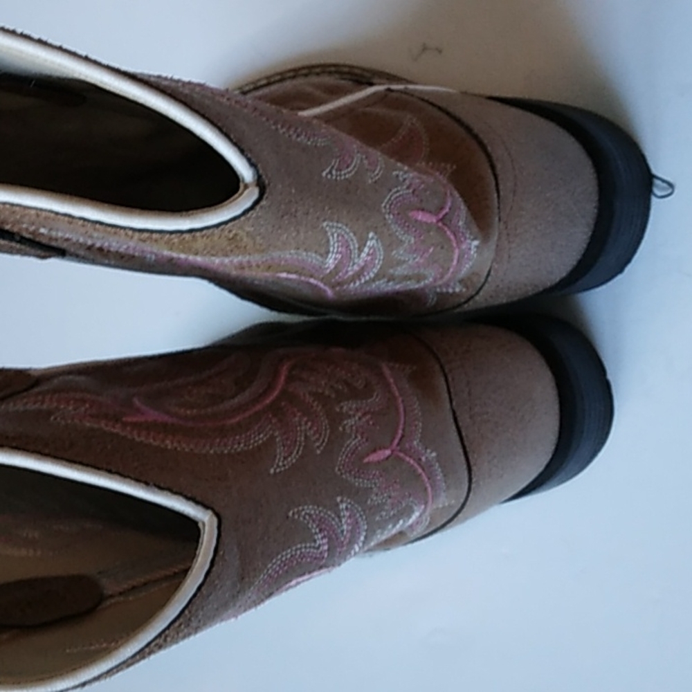 Shayne cowboy boots .